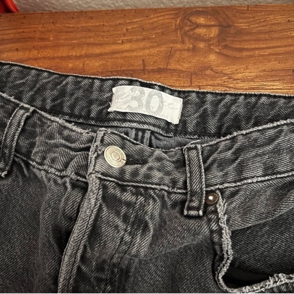 Free People Good Times Relaxed Skinny Jeans in Black Size: 30 - Picture 4 of 15